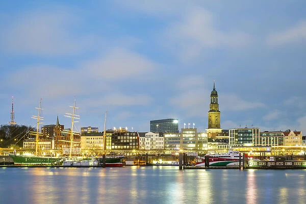 Hamburg skyline along Elbe River at night, Hamburg, Germany, Europe