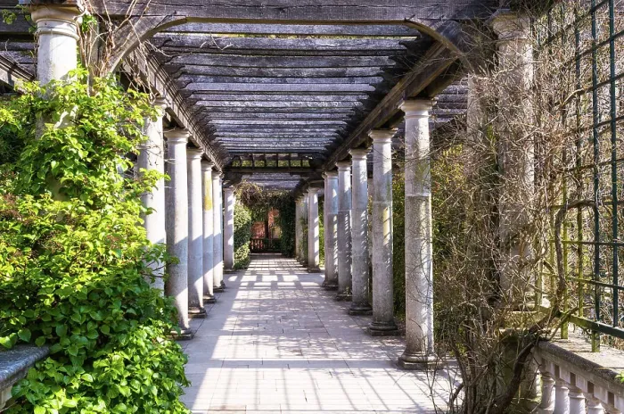 Framed Print : Hampstead Pergola, London, England Framed Print : Hampstead Pergola, London, England