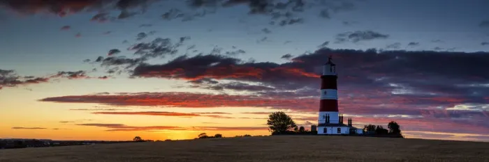 Framed Print : Happisburgh Lighthouse at Sunset, Happisburgh, Norfolk, England Framed Print : Happisburgh Lighthouse at Sunset, Happisburgh, Norfolk, England