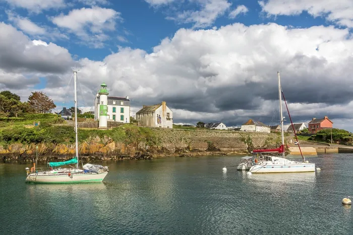 Framed Print : The harbor bay with the green lighthouse of Doelan, Clohars-Carnoet, Finistere, Brittany, France Framed Print : The harbor bay with the green lighthouse of Doelan, Clohars-Carnoet, Finistere, Brittany, France