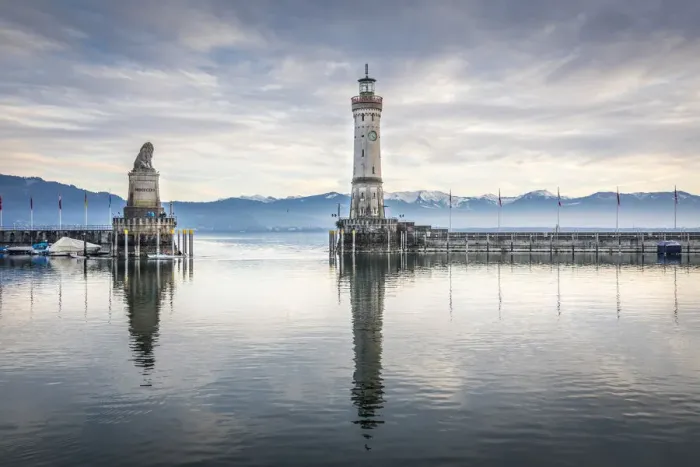 Framed Print : Harbor entrance with Bavarian lion and lighthouse, Lindau on Lake Constance, Swabia