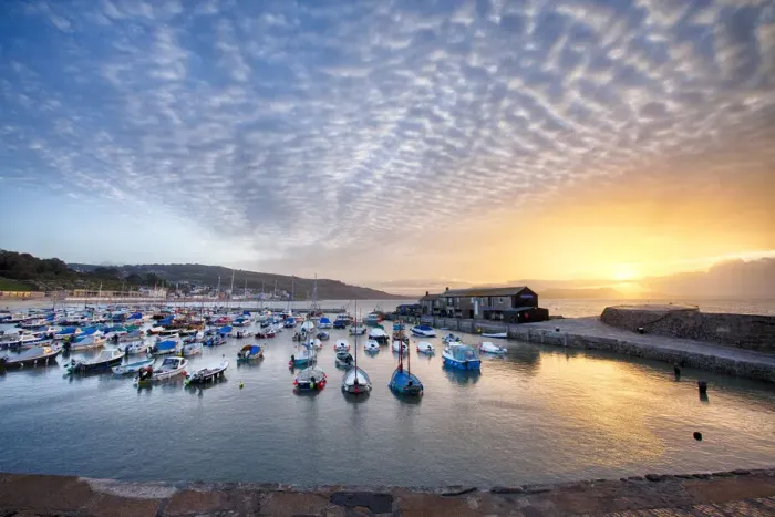 Framed Print : The Harbour at Lyme Regis, Dorset, England Framed Print : The Harbour at Lyme Regis, Dorset, England