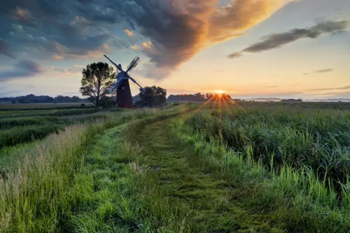 Framed Print : Hardley Mill at Sunrise, Hardley, Norfolk, England Framed Print : Hardley Mill at Sunrise, Hardley, Norfolk, England