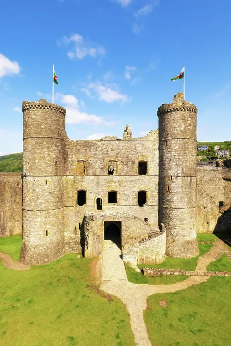 Framed Print : Harlech Castle (Castell Harlech), Harlech, Gwynedd, Wales Framed Print : Harlech Castle (Castell Harlech), Harlech, Gwynedd, Wales