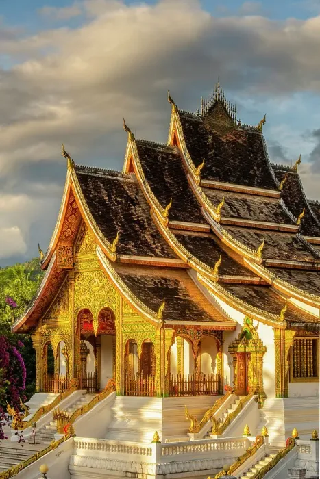 Framed Print : Haw Pha Bang temple, Luang Prabang (ancient capital of Laos on the Mekong river), Laos Framed Print : Haw Pha Bang temple, Luang Prabang (ancient capital of Laos on the Mekong river), Laos