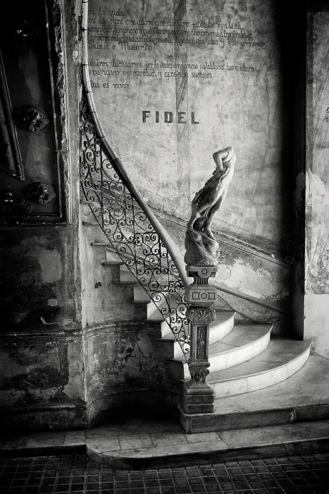 Framed Print : Headless statue and staircase, La Guarida Restaurant entrance hall, Calle Concordia, Centro Habana, Havana, La Habana Province, Cuba Framed Print : Headless statue and staircase, La Guarida Restaurant entrance hall, Calle Concordia, Centro Habana, Havana, La Habana Province, Cuba