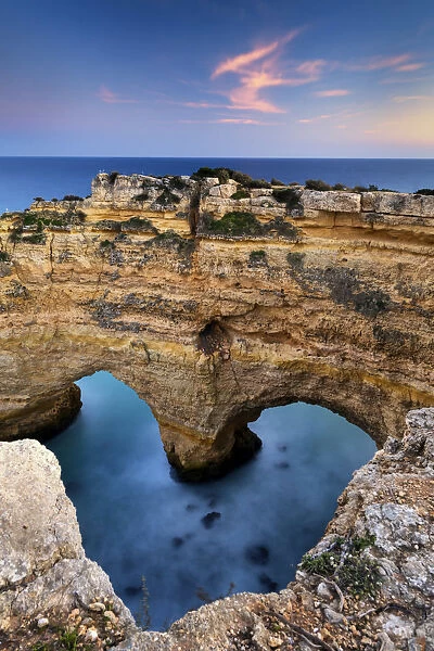 Heart Arch, Praia de Marinha, Caramujeira, Lagoa, Algarve, Portugal