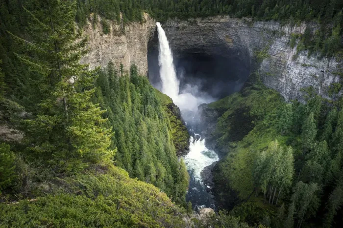Framed Print : Helmcken Falls, Wells Gray Provincial Park, British Columbia, Canada. Stormy weather Framed Print : Helmcken Falls, Wells Gray Provincial Park, British Columbia, Canada. Stormy weather