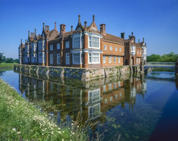Framed Print : Helmingham Hall, Helmingham, Suffolk, England Framed Print : Helmingham Hall, Helmingham, Suffolk, England