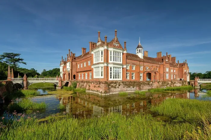 Framed Print : Helmingham Hall, Helmingham, Suffolk, England Framed Print : Helmingham Hall, Helmingham, Suffolk, England