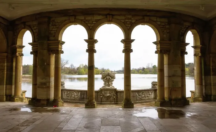 Framed Print : Hever lake from the Loggia, Italian Garden, Hever Castle, Kent, England