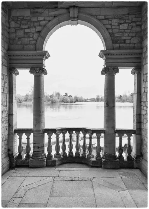 Framed Print : Hever lake from the Loggia, Italian Garden, Hever Castle, Kent, England Framed Print : Hever lake from the Loggia, Italian Garden, Hever Castle, Kent, England