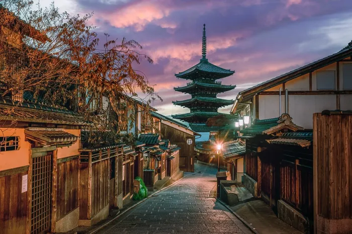 Framed Print : Higashiyama District & Yasaka Pagoda in Hokanji Temple, Kyoto, Japan