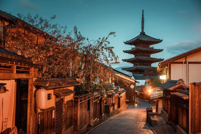 Framed Print : Higashiyama District & Yasaka Pagoda in Hokanji Temple, Kyoto, Japan Framed Print : Higashiyama District & Yasaka Pagoda in Hokanji Temple, Kyoto, Japan