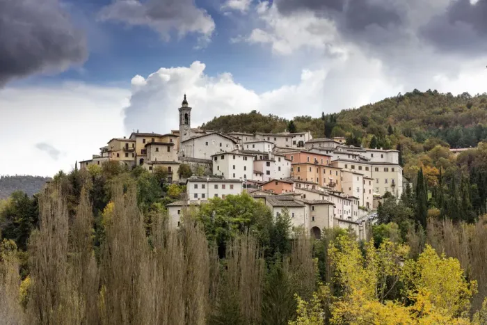 Framed Print : Hilltop village of Preci in autumn, Province of Perugia, Umbria, Italy Framed Print : Hilltop village of Preci in autumn, Province of Perugia, Umbria, Italy