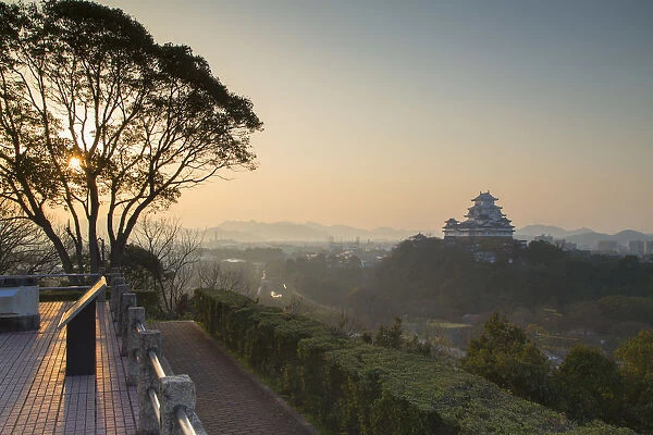 Himeji Castle (UNESCO World Heritage site) at dawn, Himeji, Kansai, Honshu, Japan