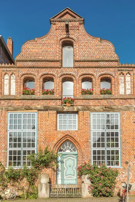Framed Print : Historic brick house at Stintmarkt, Luneburg, Lower Saxony, Germany Framed Print : Historic brick house at Stintmarkt, Luneburg, Lower Saxony, Germany