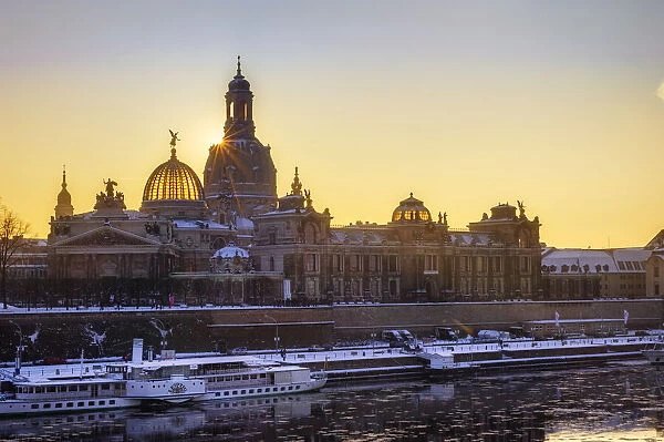 Historic centre in winter, dome of the Academy of Fine Arts, the Church of Our Lady, , Bruhl's Terrace, ship on the Elbe, Dresden, Saxony, Germany, Europe