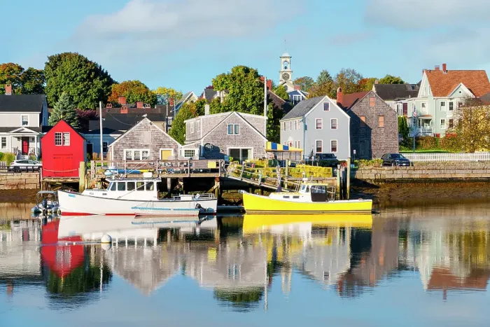 Framed Print : Historic Homes at the Piscatagua River and Fishing Boats, Portsmouth, New Hampshire, New England, USA Framed Print : Historic Homes at the Piscatagua River and Fishing Boats, Portsmouth, New Hampshire, New England, USA