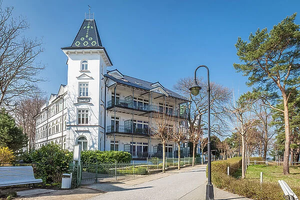 Historic hotel on the waterfront in Binz on the island of Ruegen, Mecklenburg-Western Pomerania, Baltic Sea, Northern Germany, Germany