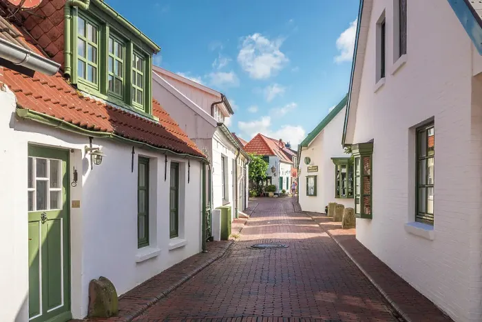 Framed Print : Historic houses in the old town of Greetsiel, East Frisia, Lower Saxony, Germany Framed Print : Historic houses in the old town of Greetsiel, East Frisia, Lower Saxony, Germany