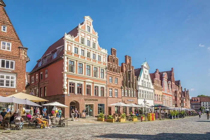 Framed Print : Historic houses at Am Sande square in the old town, Luneburg, Lower Saxony, Germany Framed Print : Historic houses at Am Sande square in the old town, Luneburg, Lower Saxony, Germany
