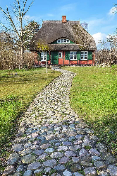 Historic thatched roof house in Born am Darss, Mecklenburg-West Pomerania, Baltic Sea, Northern Germany, Germany