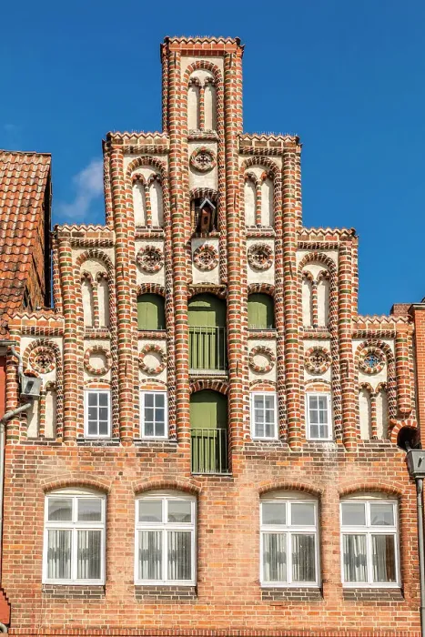 Framed Print : Historic trading house at Am Sande square in the old town, Luneburg, Lower Saxony, Germany Framed Print : Historic trading house at Am Sande square in the old town, Luneburg, Lower Saxony, Germany