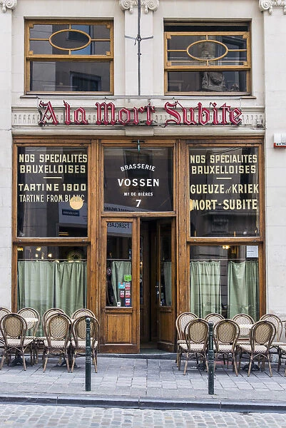 The historical 'A La Morte Subite' brasserie restaurant, Brussels, Belgium
