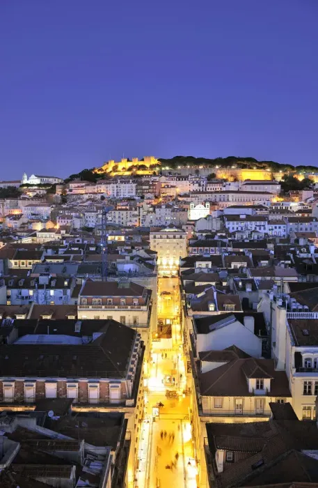 Framed Print : The historical centre and the Sao Jorge castle at dusk. Lisbon, Portugal Framed Print : The historical centre and the Sao Jorge castle at dusk. Lisbon, Portugal