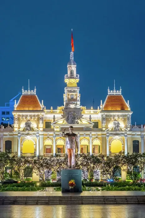 Framed Print : Ho Chi Minh statue & People's Committee of Ho Chi Minh City (City Hall), Ho Chi Minh City (Saigon), Vietnam Framed Print : Ho Chi Minh statue & People's Committee of Ho Chi Minh City (City Hall), Ho Chi Minh City (Saigon), Vietnam
