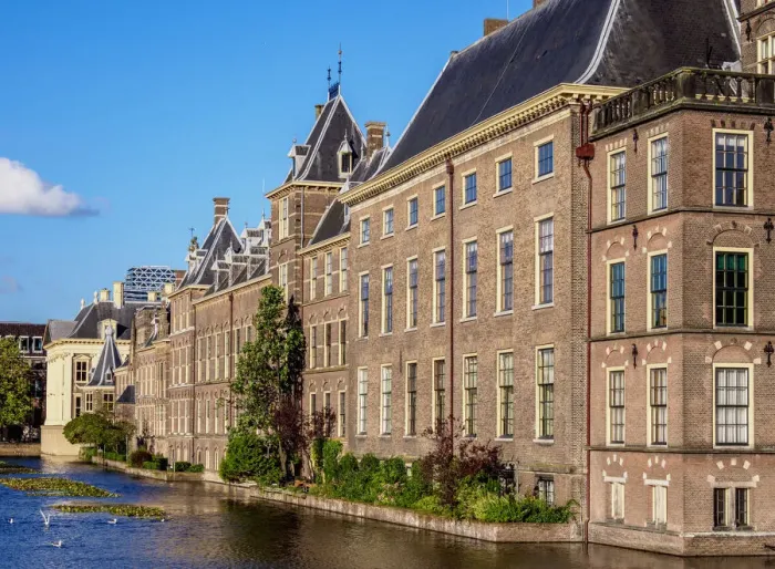 Framed Print : Hofvijver and Binnenhof, The Hague, South Holland, The Netherlands Framed Print : Hofvijver and Binnenhof, The Hague, South Holland, The Netherlands