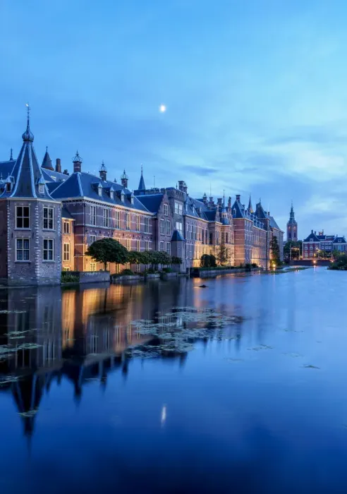 Framed Print : Hofvijver and Binnenhof at twilight, The Hague, South Holland, The Netherlands Framed Print : Hofvijver and Binnenhof at twilight, The Hague, South Holland, The Netherlands