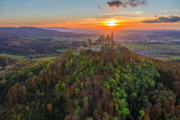 Framed Print : Hohenzollern Castle, Hechingen, Swabian Jura, Baden-Wurttemberg, Germany Framed Print : Hohenzollern Castle, Hechingen, Swabian Jura, Baden-Wurttemberg, Germany