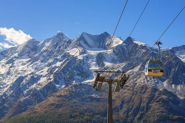 Hohss cable car at Kreuzboden with Mischabel mountain range, Ss-Grund, Valais