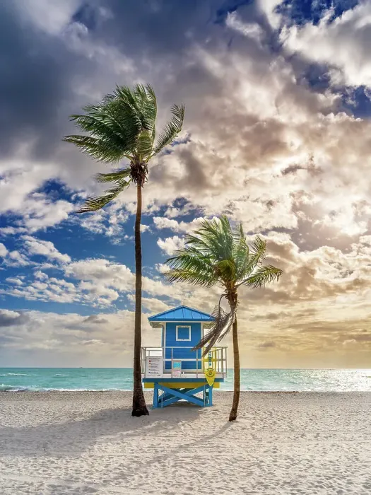 Framed Print : Hollywood Beach Early Morning Miami Beach, Florida, USA Framed Print : Hollywood Beach Early Morning Miami Beach, Florida, USA
