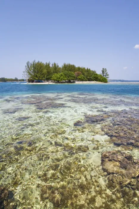 Framed Print : Honduras, Bay Islands, Island near Water Caye Framed Print : Honduras, Bay Islands, Island near Water Caye