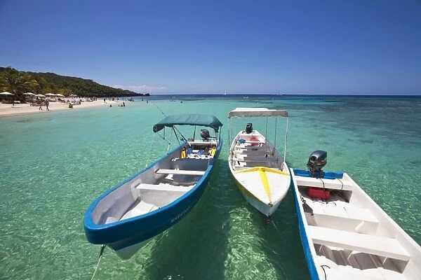 Honduras, Bay Islands, Roatan, West Bay, Boats