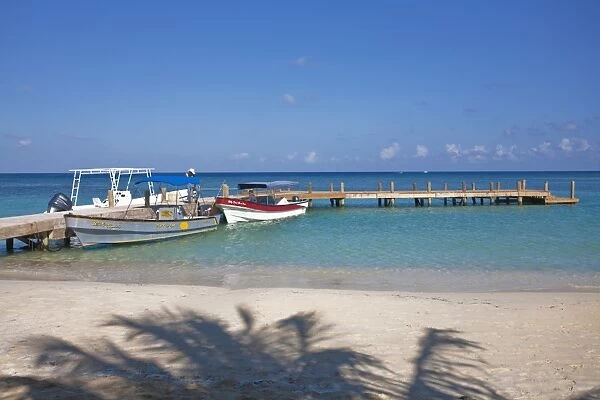Honduras, Bay Islands, Roatan, West Bay, Jetty