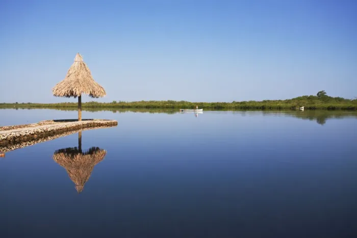 Framed Print : Honduras, Bay Islands, Utila, Oyster bed lagoon