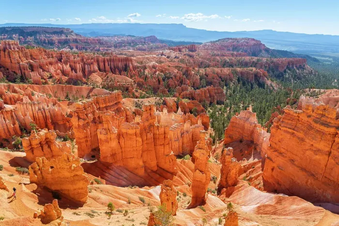 Framed Print : Hoodoos near Sunset Point taken from Navajo Loop Trail, Bryce Canyon National Park, Utah, USA Framed Print : Hoodoos near Sunset Point taken from Navajo Loop Trail, Bryce Canyon National Park, Utah, USA