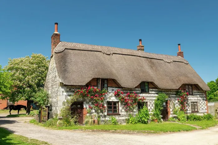 Framed Print : Hoopers Thatched Farmhouse, Tilshead, Wiltshire, England