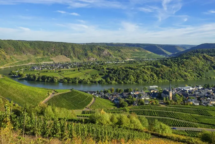 Framed Print : Horseshoe bend at Krov, Mosel valley, Rhineland-Palatinate, Germany Framed Print : Horseshoe bend at Krov, Mosel valley, Rhineland-Palatinate, Germany