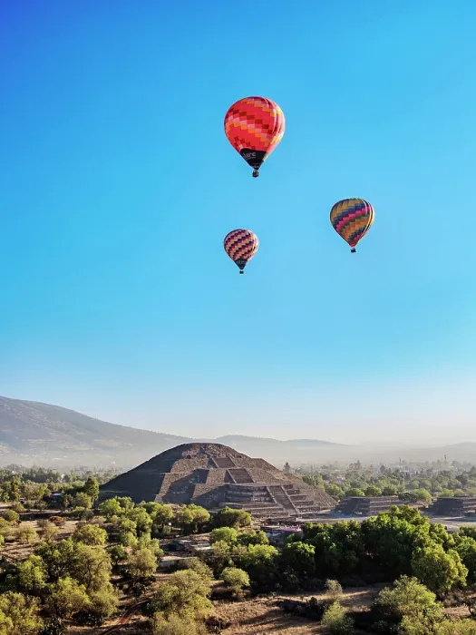 Framed Print : Hot air balloons flying over the Pyramid of the Moon, aerial view, Teotihuacan, Mexico State, Mexico Framed Print : Hot air balloons flying over the Pyramid of the Moon, aerial view, Teotihuacan, Mexico State, Mexico