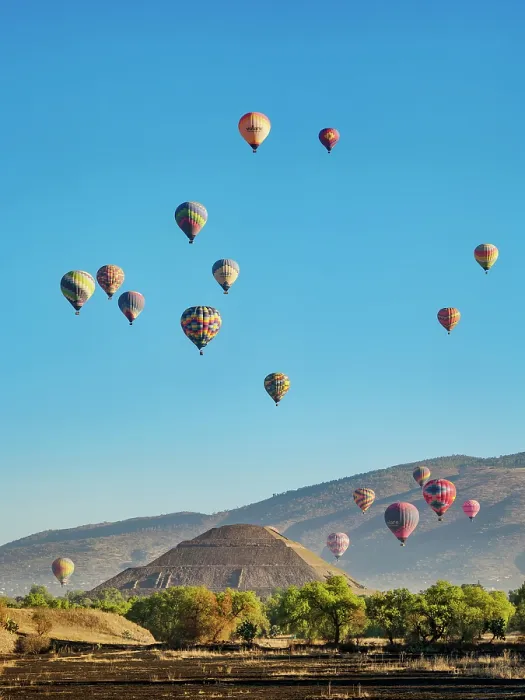 Framed Print : Hot air balloons flying over the Pyramid of the Sun, Teotihuacan, Mexico State, Mexico Framed Print : Hot air balloons flying over the Pyramid of the Sun, Teotihuacan, Mexico State, Mexico