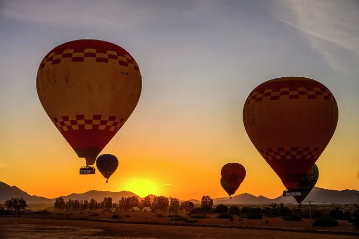 Framed Print : Hot air balloons lifting off at dawn, Marrakech, Morocco Framed Print : Hot air balloons lifting off at dawn, Marrakech, Morocco
