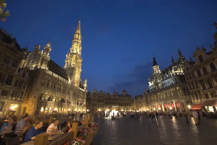 Framed Print : Hotel de Ville (Town Hall), Grand Place, Brussels, Belgium Framed Print : Hotel de Ville (Town Hall), Grand Place, Brussels, Belgium