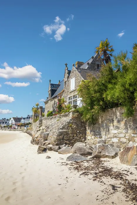 Framed Print : House on the beach of the Ile de Batz, Finistere, Brittany, France Framed Print : House on the beach of the Ile de Batz, Finistere, Brittany, France