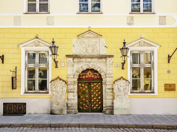 Framed Print : House of the Blackheads, 26 Pikk Street, Old Town, Tallinn, Estonia Framed Print : House of the Blackheads, 26 Pikk Street, Old Town, Tallinn, Estonia