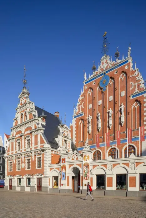 Framed Print : House of Blackheads and Schwab House, Town Hall Square, Old Town, Riga, Latvia, Northern Framed Print : House of Blackheads and Schwab House, Town Hall Square, Old Town, Riga, Latvia, Northern